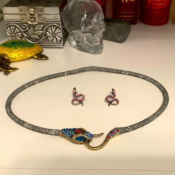 Betsey Johnson Snake 🐍 Earrings - Picture 2 of 2